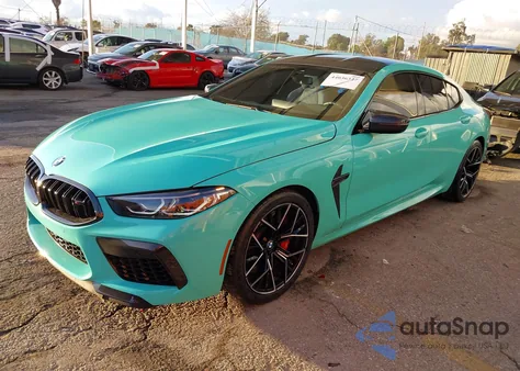 2024 BMW M8 Gran Coupe Competition z USA, uszkodzony, nr VIN WBSGV0C01RCP21699